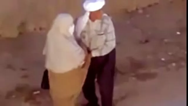 El macho del probador insertó su gorda polla en el culo de una perra peliculas porno con subtitulos en español sexy