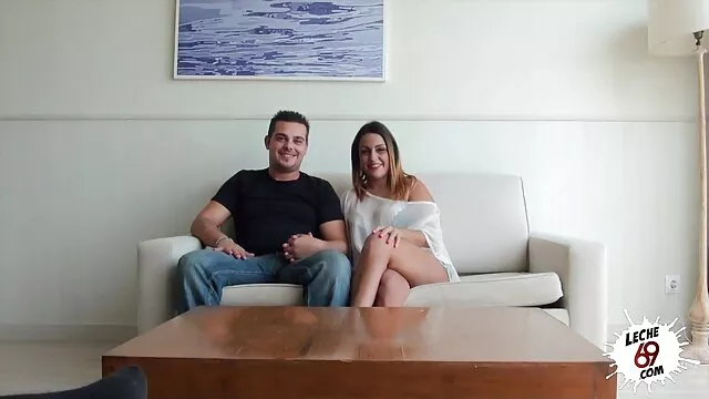 La morena se folla videos de maduras españolas gratis delante de la webcam y consigue varios orgasmos