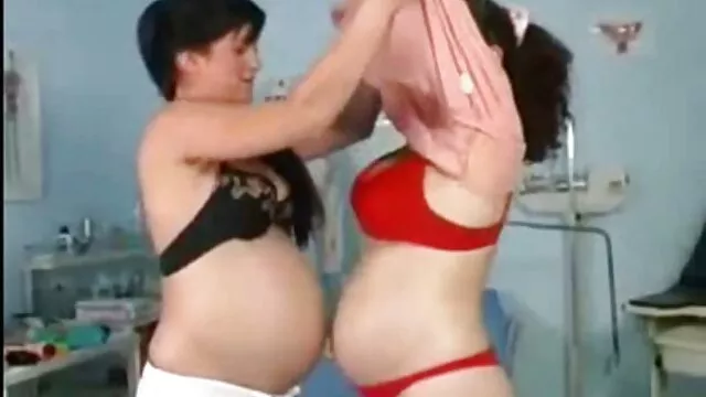 Bellezas depravadas en peliculas pono españolas lencería hermosa ordenan pizza y follan con un vendedor ambulante