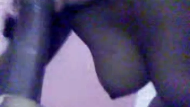 La rubia no dudó en desnudarse las tetas en videos de actrices porno españolas un café
