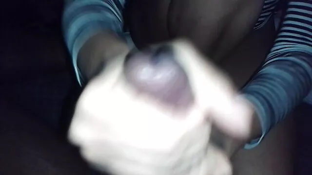 La hermosa xxx español gay mami Jadan folla en la cocina con un hombre