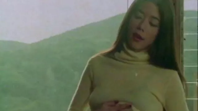 Es hora de que el sexo masculino diluya el idilio lésbico de Courtney y Nadia, no es todo el tiempo para que lamen y xxx español trios chupen