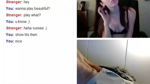 Un hombre se folla el coño a una joven y sexy serviporno en español gratis rubia con su polla fuerte, lamiendo su ano y su dulce coño, tira a la perra de su gran polla y folla duro, la perra chilla y grita de tanta emoción.