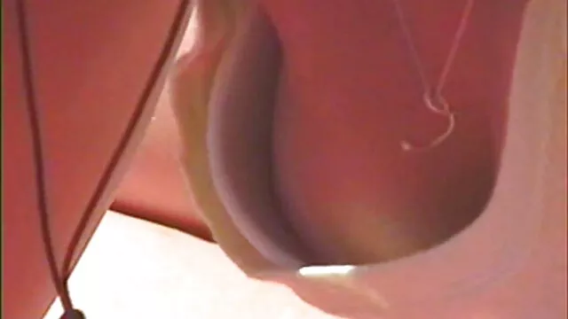 Puta porno traducido en castellano negra chupa la polla gorda de su padre