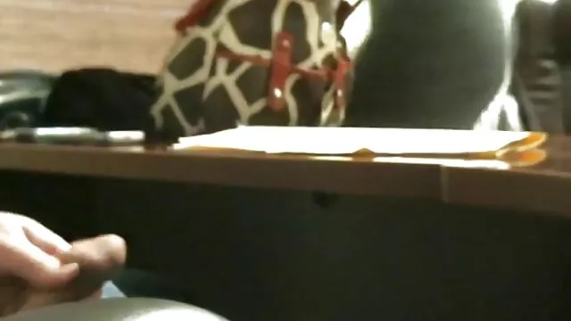 La belleza vino a conseguir un trabajo y a impresionar, le dio al futuro jefe una mamada genial y montó apasionadamente su gran polla. videos de seco en español