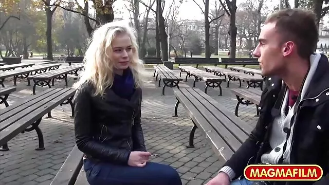 Trío con una rubia porno traducido al español caliente