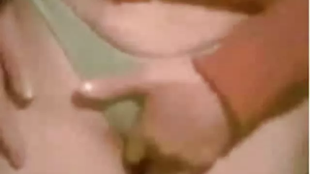 Dos videos porno gratis en castellano rubias glamorosas y muy sexys se follan con gruesos vibradores en un sillón