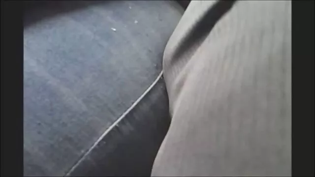 Una rubia madura, después de un divertido juego, cabalga una polla larga y gorda porno sub espanol de un chico