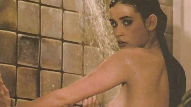 Hombre caliente se folla duro a la pelisxporn estrella porno Black Angel