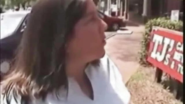 Puta tetona golpea su coño sobre la mesa pprno españolas