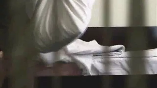 En un videos xxx en idioma español picnic, una pareja folla mientras sus amigos miran
