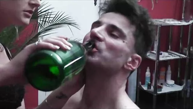 Dos zorras hambrientas se abalanzan sobre videos x cumlouder una polla