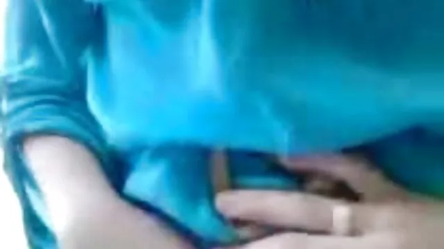 Guapo porno nuevo en español se folla muy suavemente a su sexy morena en un estrecho anal
